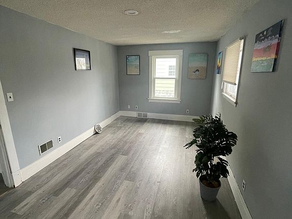 5th image of 321 Euclid Ave