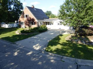 356 W Bennett St, Saline, MI 48176