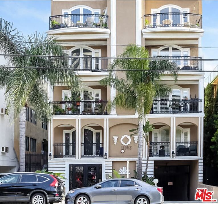 1st image of 11952 Montana Ave APT 302