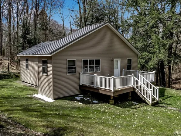 21 Hemlock Rd #17, Varysburg, NY 14167