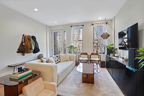 Rented by Daniel Gale Sotheby's International Realty | media 3