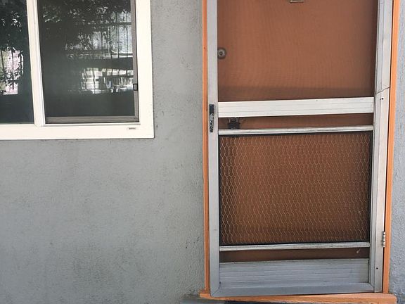 4th image of 426 S Barrington Ave APT 2