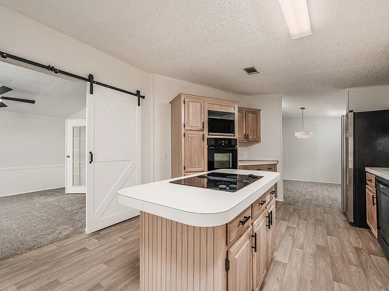 6226 Florence St — Photo 11