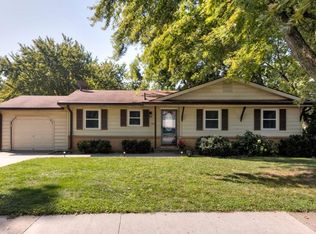 8644 Summit Dr, Clive, IA 50325