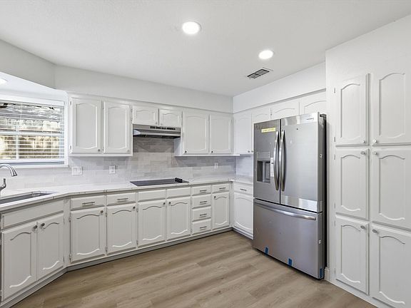 2nd image of 1140 W Hills Ter