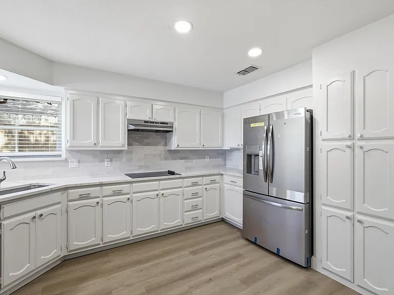 1140 W Hills Ter — Photo 2