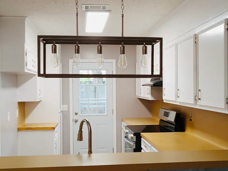 107 Whistle Hollow St — Photo 2
