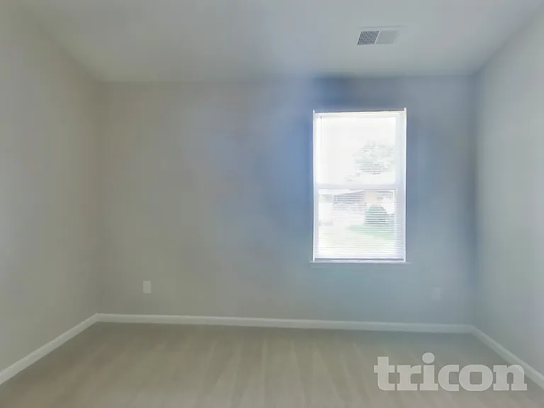 206 Churchill Dr — Photo 6