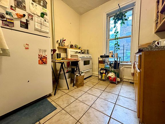4th image of 716 Jefferson Ave #A1
