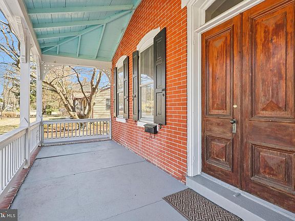 5th image of 422 Summer Ave