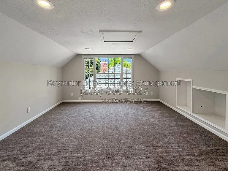 2208 W State St — Photo 16