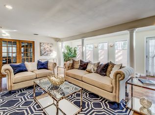 3 Midwood Cross, Roslyn, NY 11576