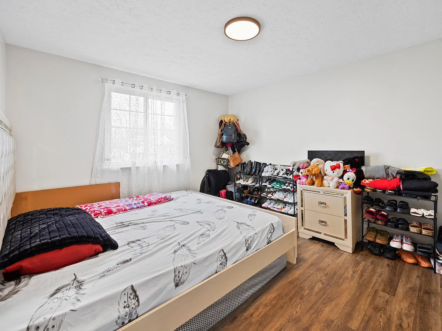 4 bed, 1692 sqft, $2,400 — Photo 4