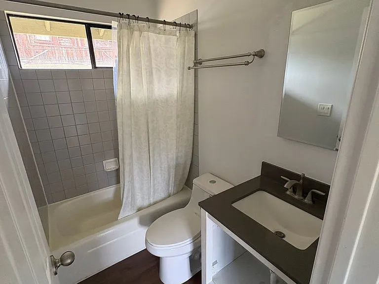 2289 Vineyard St #A — Photo 2