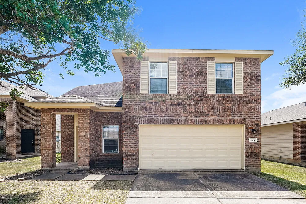 3 bed, 2.5 bath, 2294 sqft, $2,450 — Photo 1