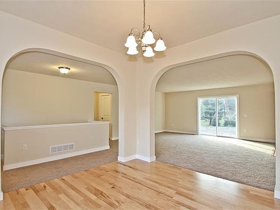 5th image of 7447 Woodvale St