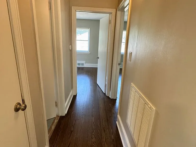 106 Crest St — Photo 7