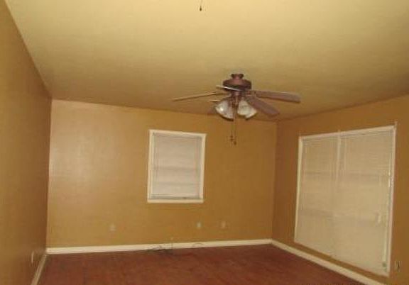 4th image of 6 Cloverdale Blvd
