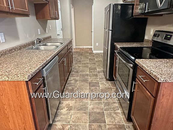 5th image of 9947 Vera Cruz Ln N