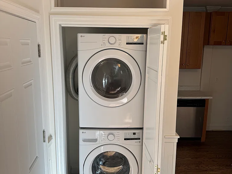 70 Lewis St #1R — Photo 10