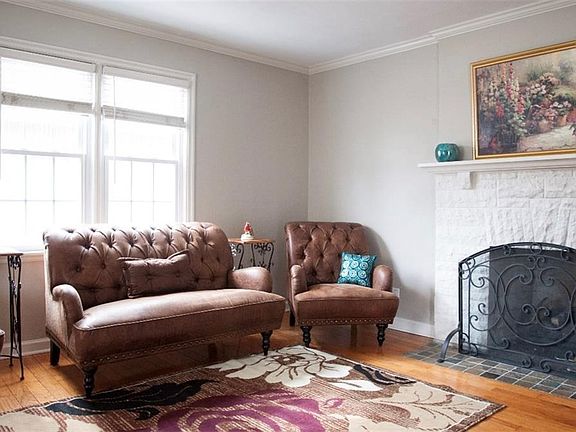 3rd image of 6008 Primrose Ave