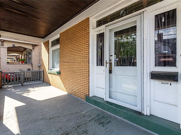 4th image of 31 Perryview Ave