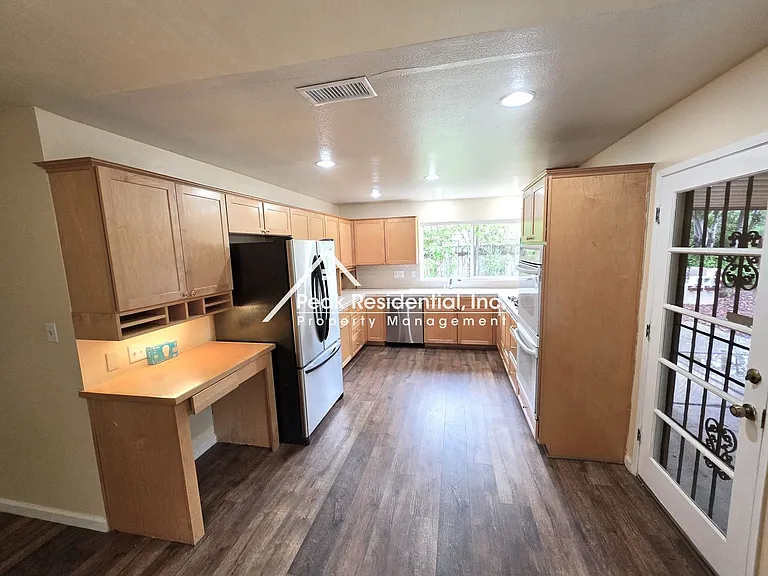 6249 Sunmist Way — Photo 10