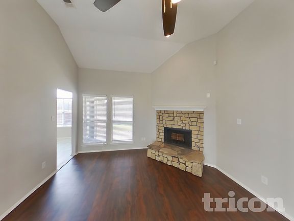 2nd image of 1625 Meadowlark Ln