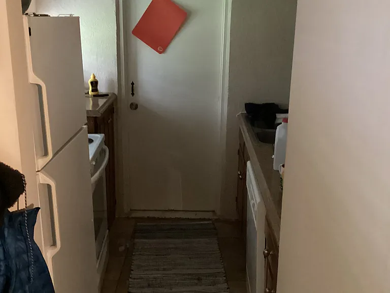 1310 Valley Ln — Photo 3