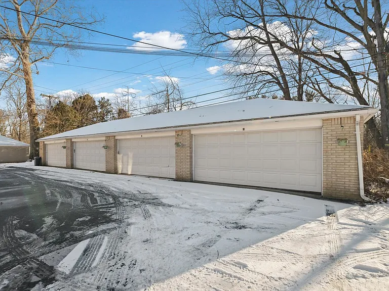 4021 Hillandale — Photo 36