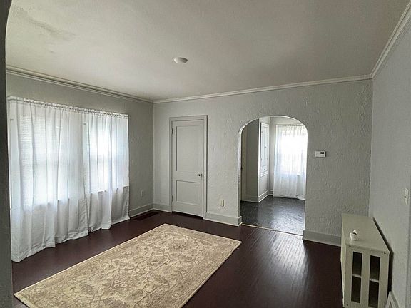 2nd image of 821 E Cox Ave