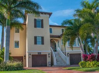 330 Bath Club Blvd N, North Redington Beach, FL 33708
