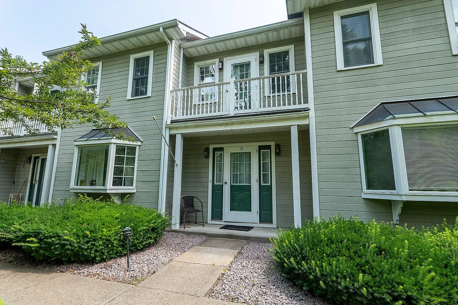 2 bed, 2.5 bath, 1600 sqft, $2,300 — Photo 3