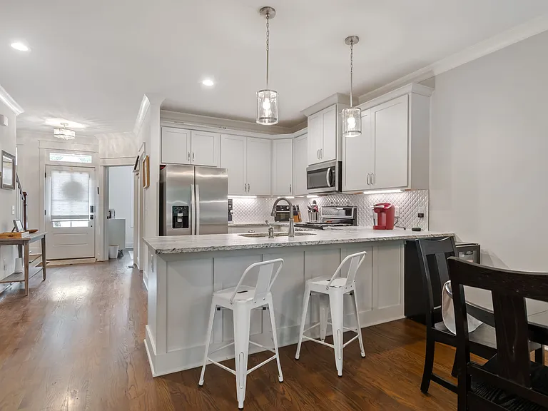 309 Duke St — Photo 12