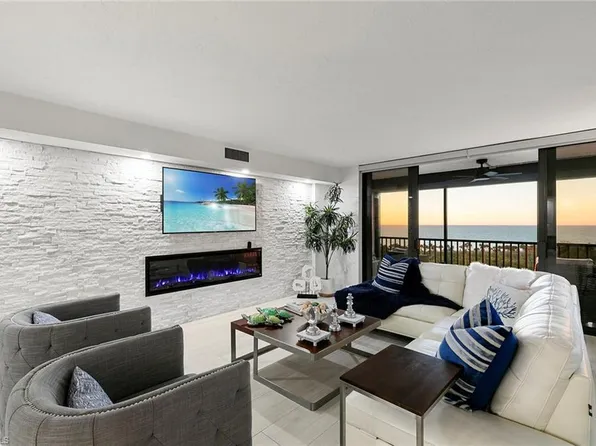 11 Bluebill AVE #905, NAPLES, FL 34108