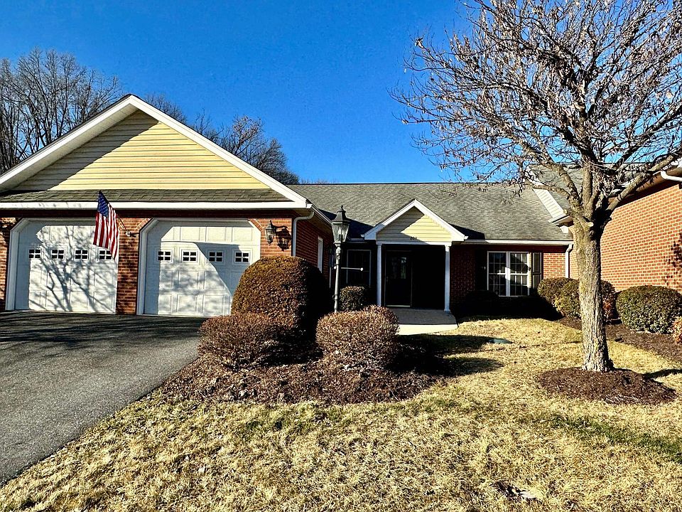 1st image of 204 Red Oak Dr