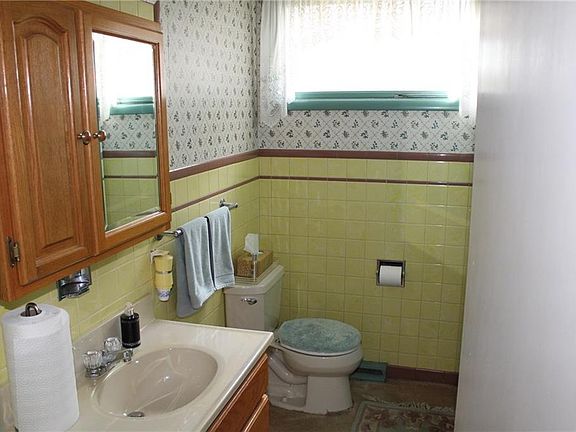 5th image of 108 Haddonfield Dr