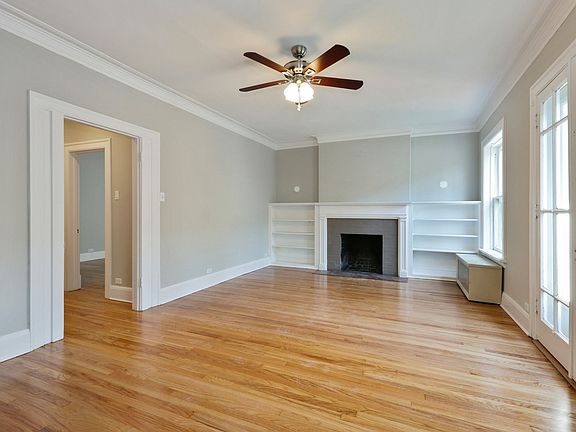 3rd image of 548 W Fullerton Pkwy APT 1