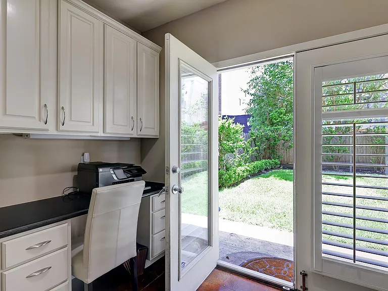 5217 Lillian St — Photo 11