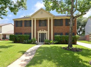 16043 Pinyon Creek Dr, Houston, TX 77095