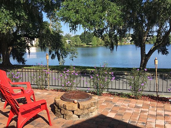 Patio overlooks Lake Formosa in trendy Ivanhoe village