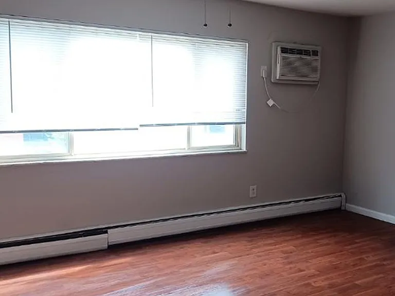 550 Lowell Ave — Photo 35