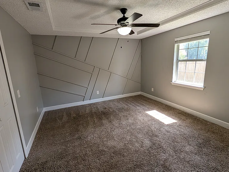 540 Linda St — Photo 12