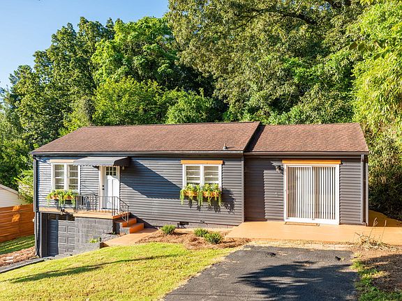 2nd image of 3114 Moseley Cir