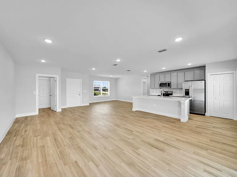 2835 NW Embers Ter — Photo 3