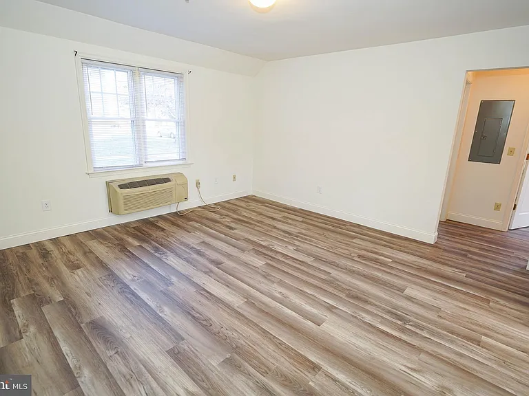 800 Travers St #6 — Photo 5