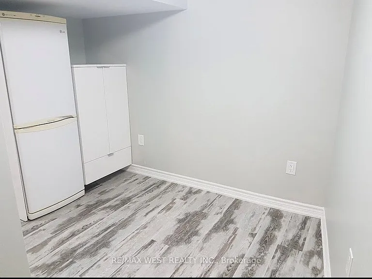 77 Murrie St #LOWER — Photo 3