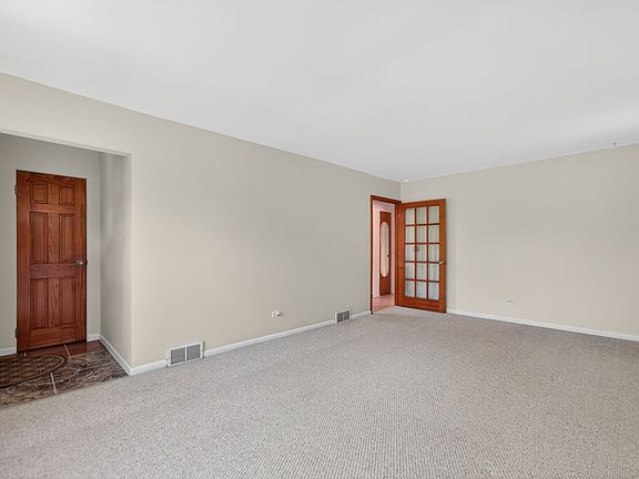 5th image of 9134 Chestnut Ave