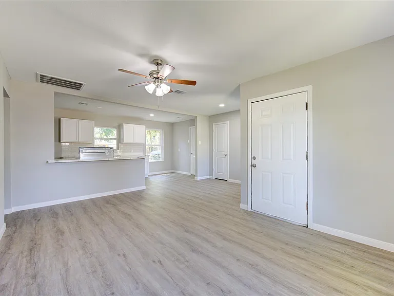 3304 Washington St — Photo 7