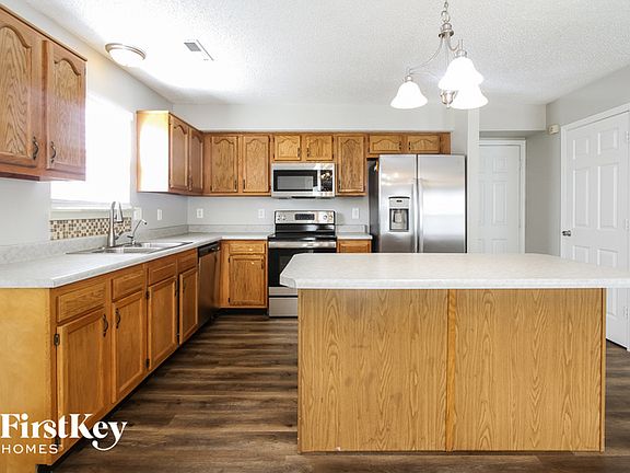 4th image of 1432 Lake Meadow Dr